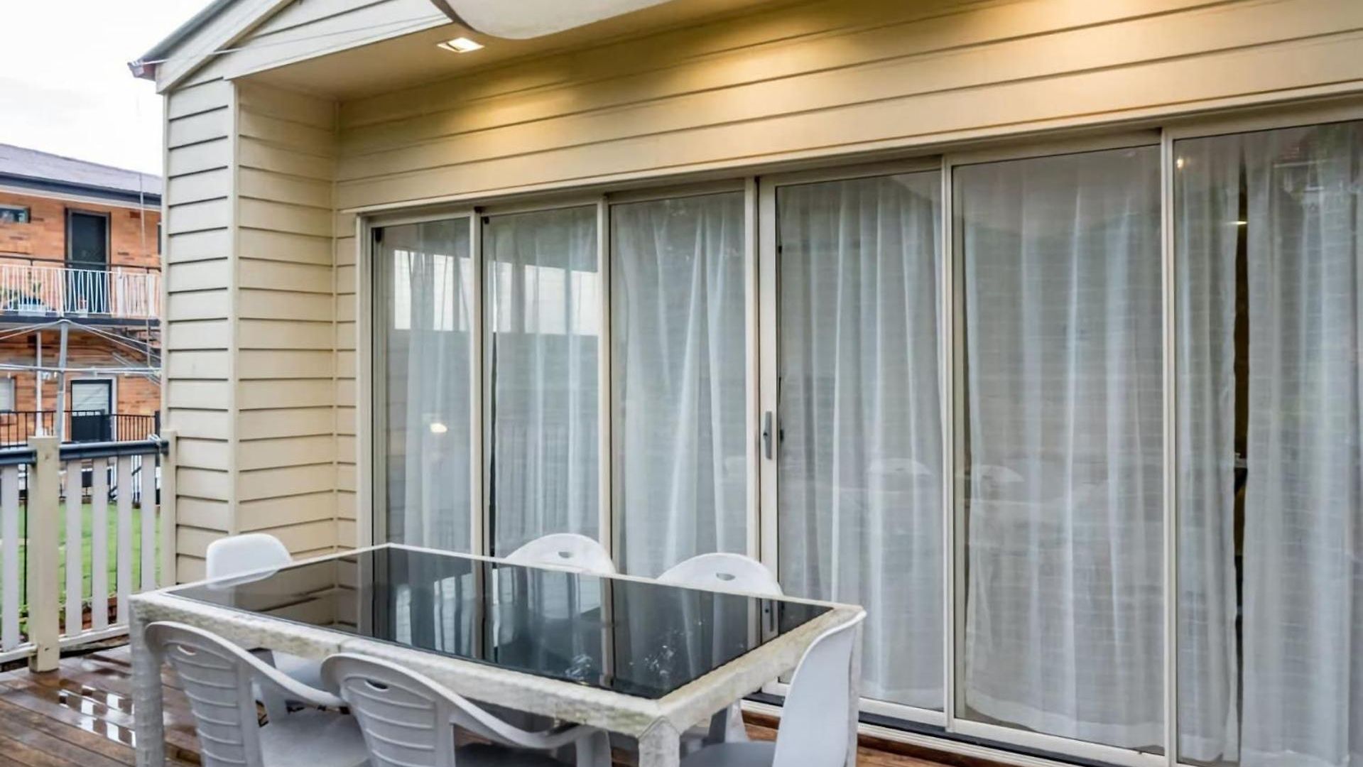 Apartment Modern Floor 2br With Private Deck