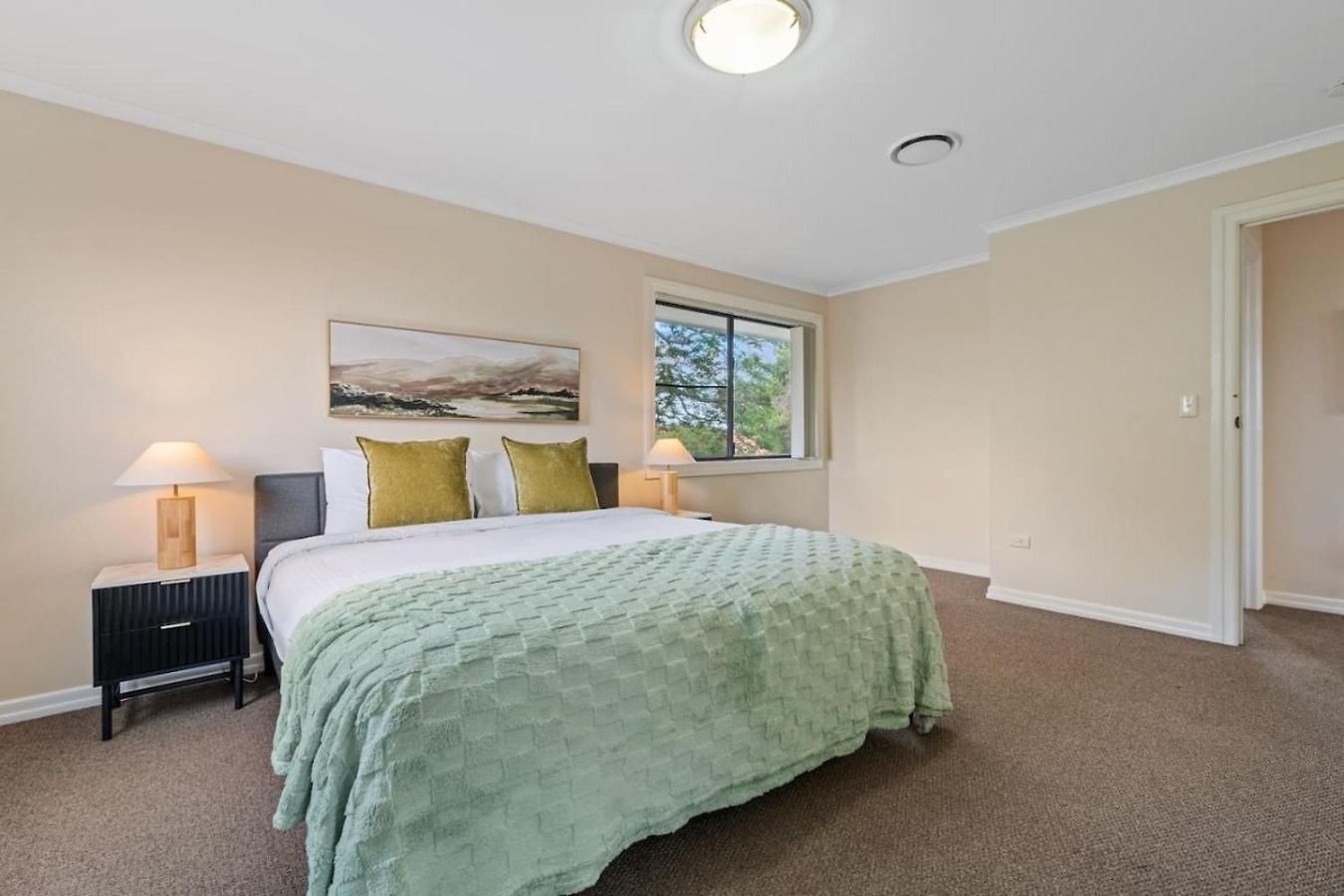 Affordable Convenient 4beds With Ducted Ac Holiday home *