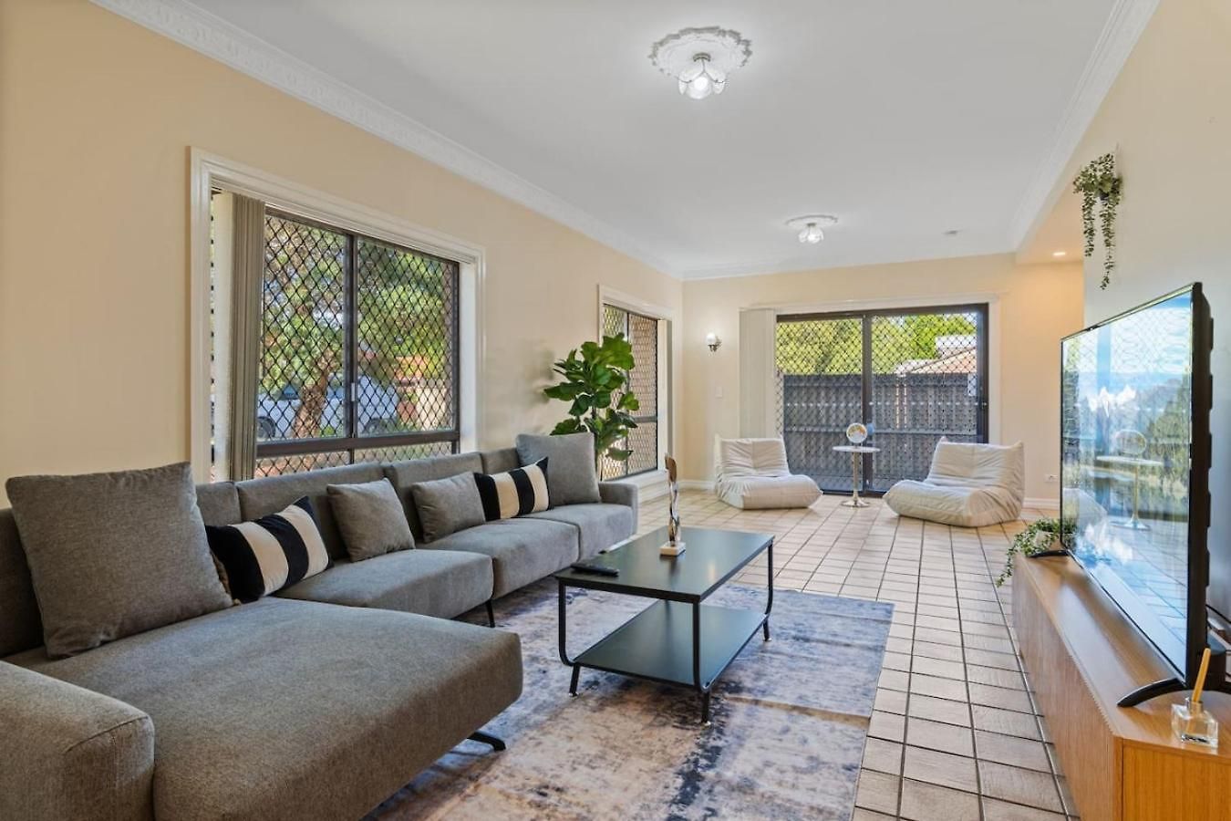 Affordable Convenient 4beds With Ducted Ac *