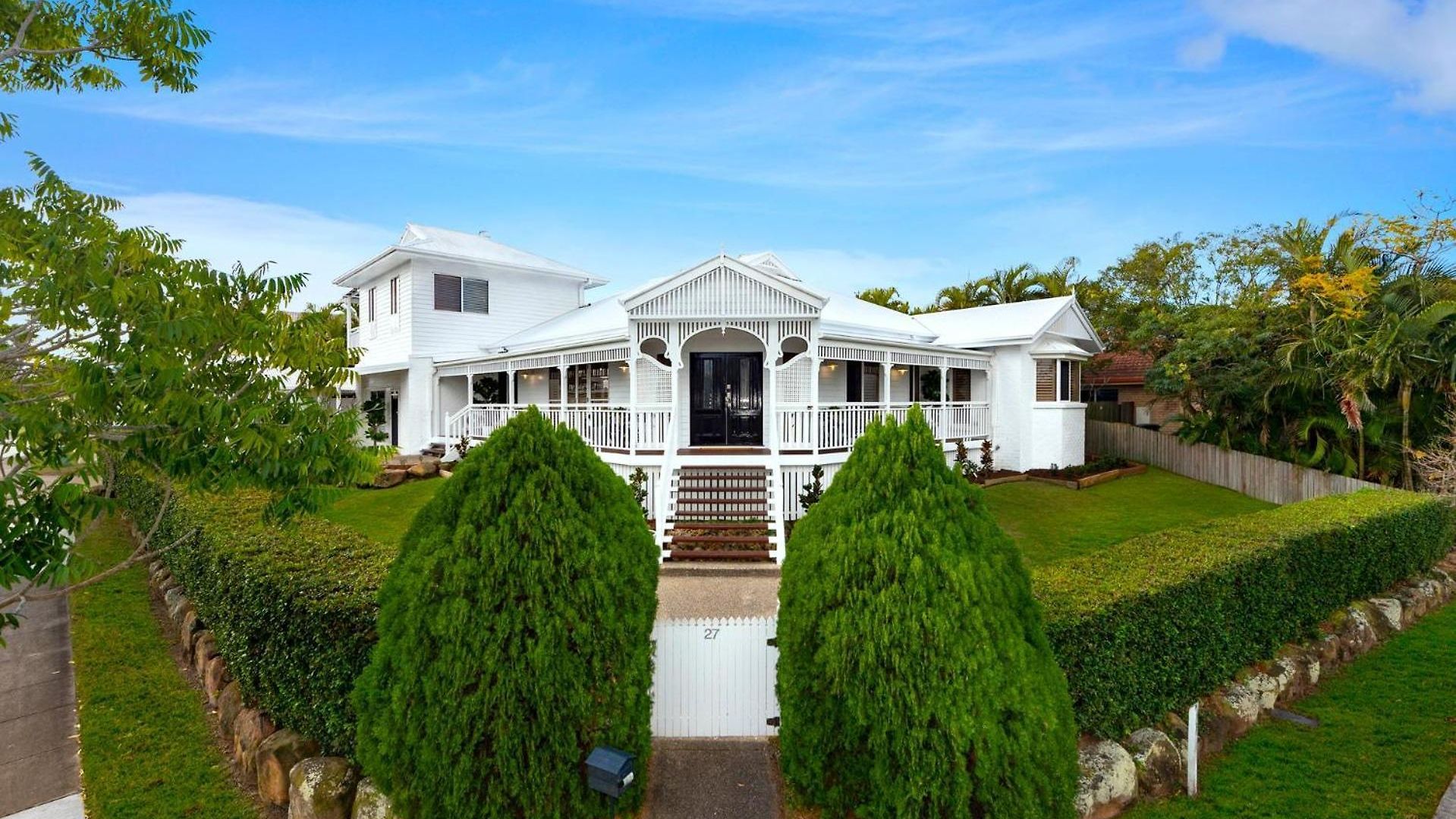 The Duchess - Stunning Hamptons Oasis With Pool | Winter Escape | Longer & Save | 1 June - 31 August Holiday home