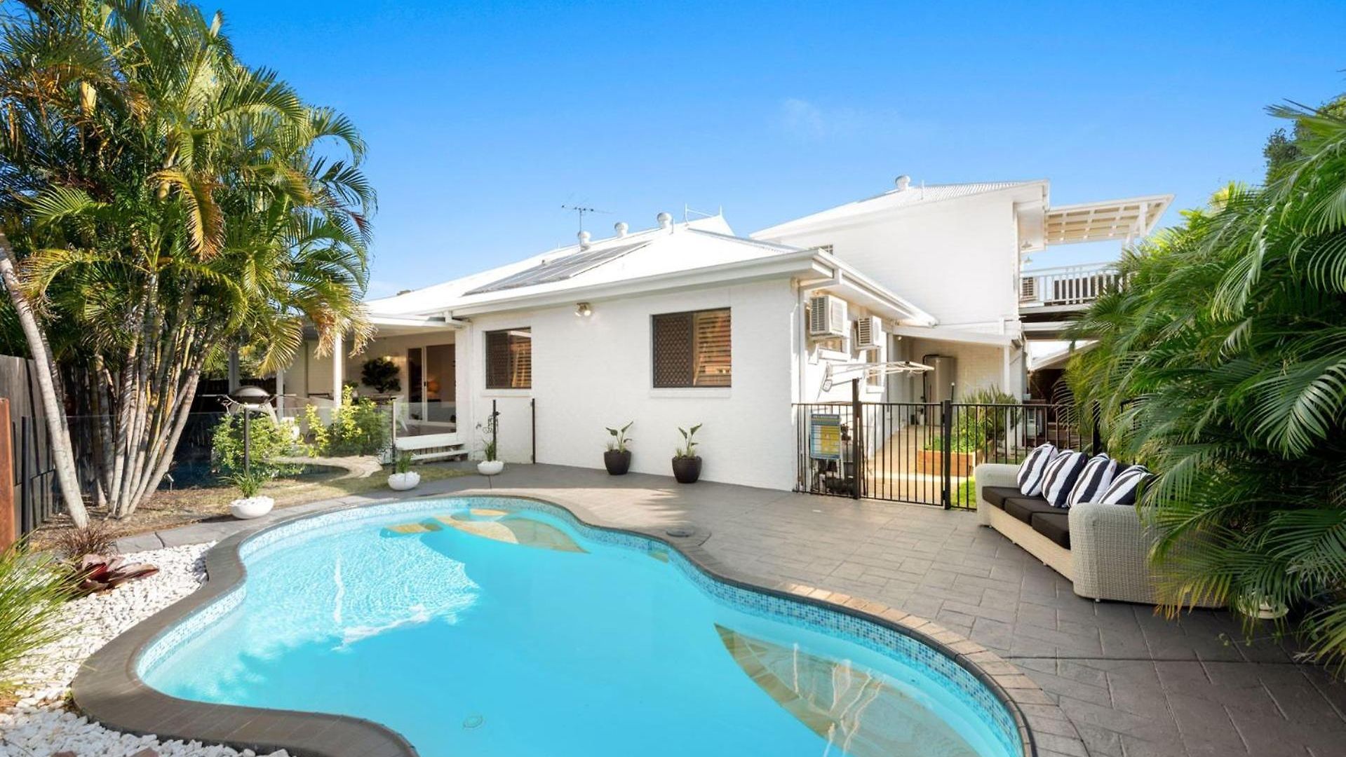Holiday home The Duchess - Stunning Hamptons Oasis With Pool | Winter Escape | Longer & Save | 1 June - 31 August *