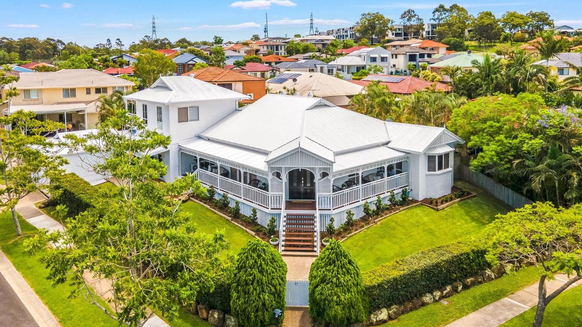 The Duchess - Stunning Hamptons Oasis With Pool | Winter Escape | Longer & Save | 1 June - 31 August Holiday home Brisbane