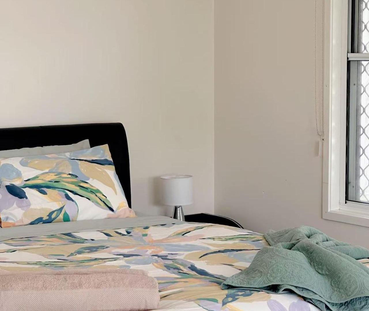 5br Family - Ev Car Point At Home, 2 Master - Near Sunnybank, Qeii, Qsac And Griffith Uni Holiday home