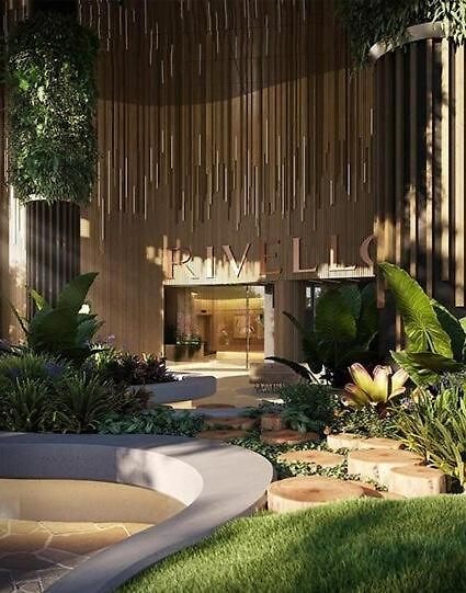 Riverfront Luxe 2bed Pool Parking Apartment Brisbane