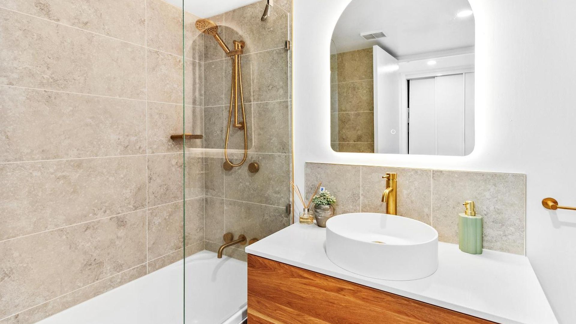 Leafy Oasis- Sunset And Mountain View,2 Bed, 2 Ensuite, Close To Cbd * Brisbane