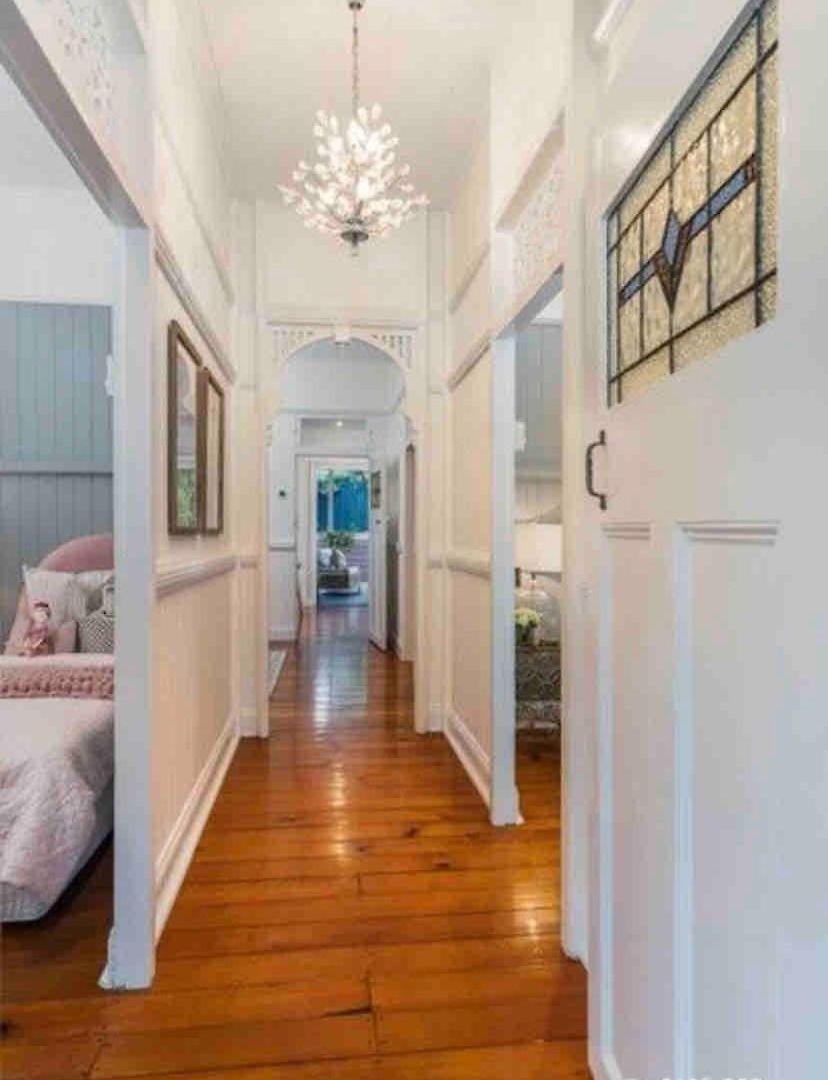 Luxury Queenslander Awaits! Sleeps 8, 3 Car Parks Holiday home *