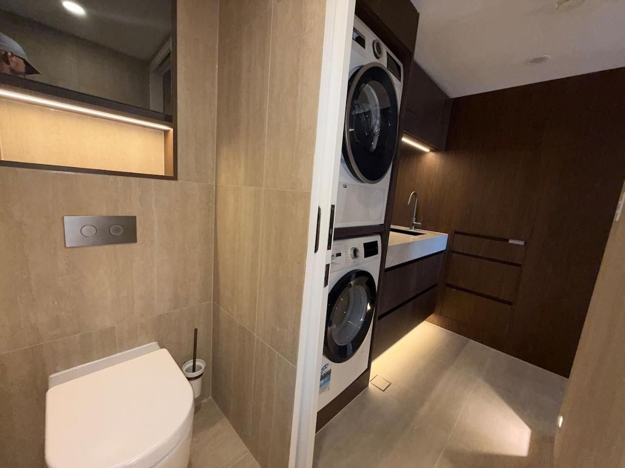 Luxury 3br- Skyhome Penthouse- Free Parking Apartment *