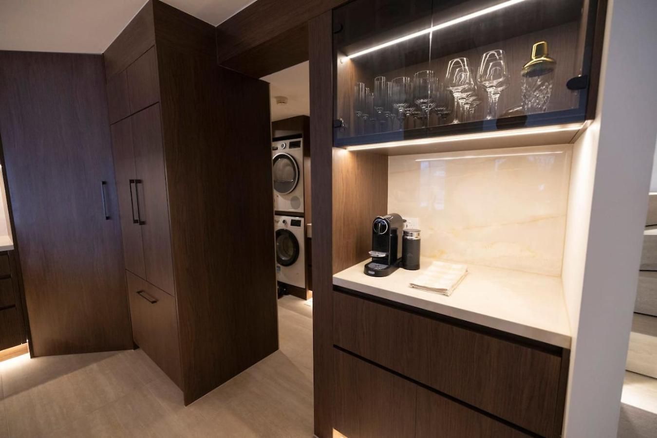 Luxury 3br- Skyhome Penthouse- Free Parking Apartment Brisbane