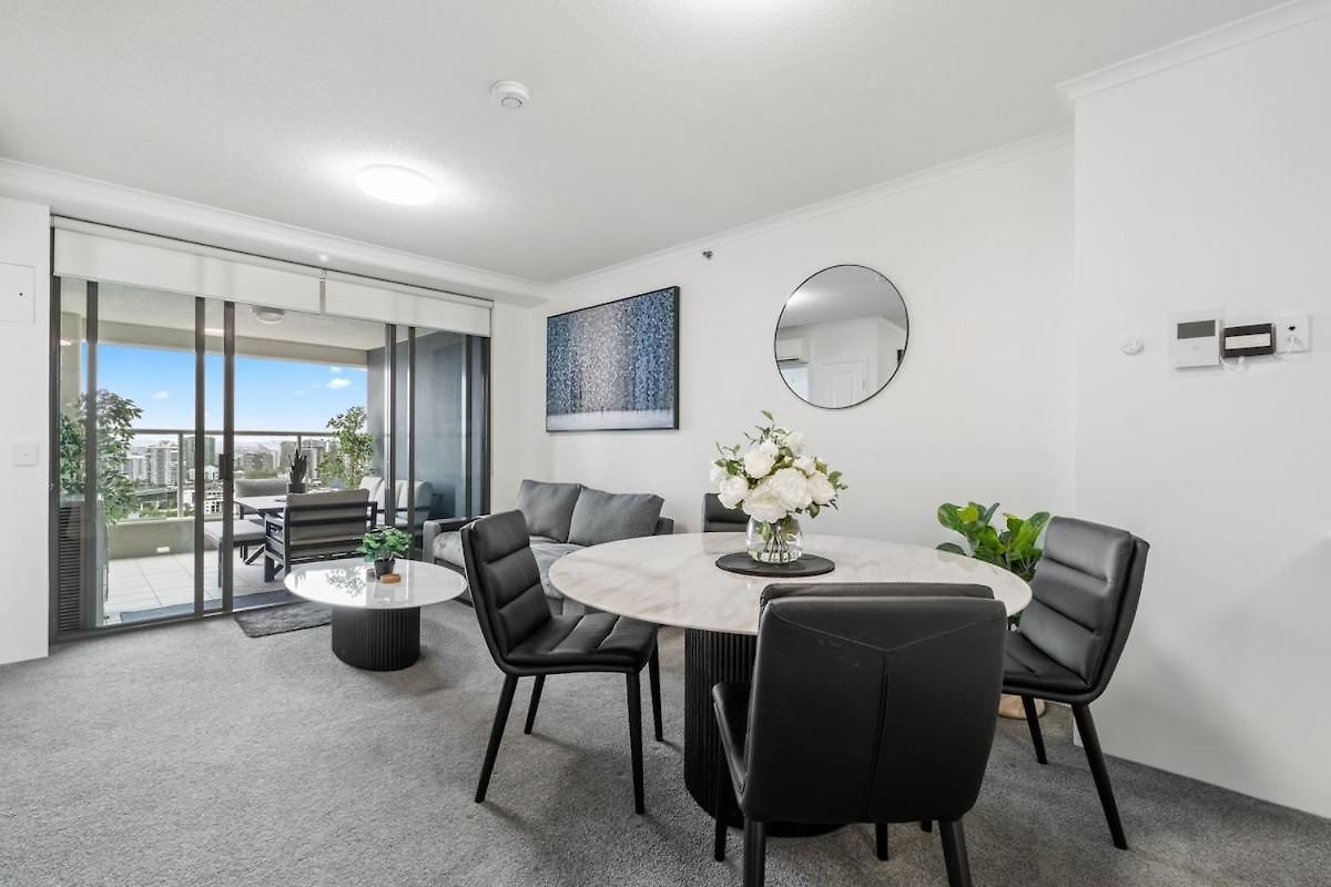 Apartment The Executive 1bed-1bath-1car Views - Cbd *