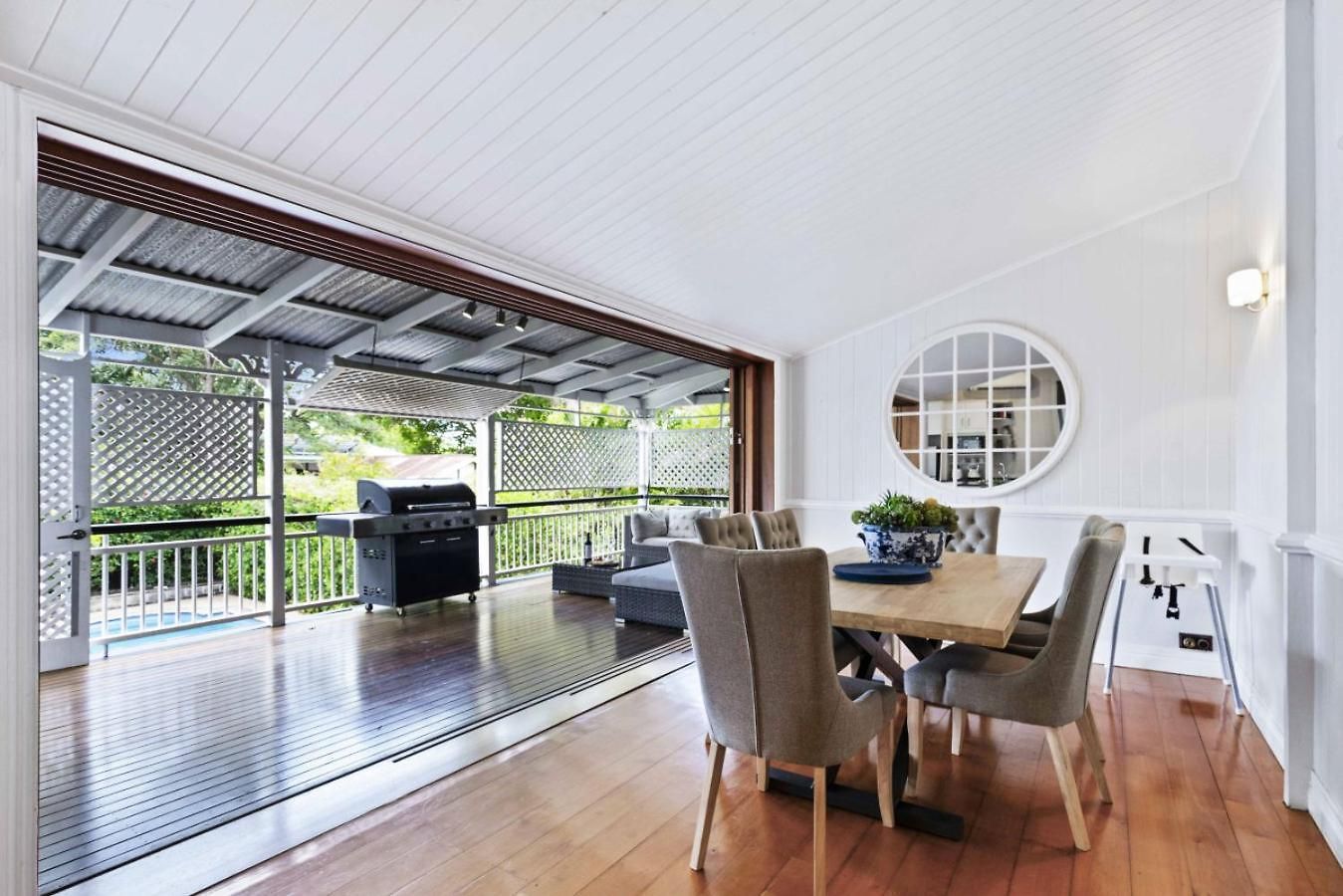 Family Friendly, Pool, 9km To By Custom Hosting Brisbane