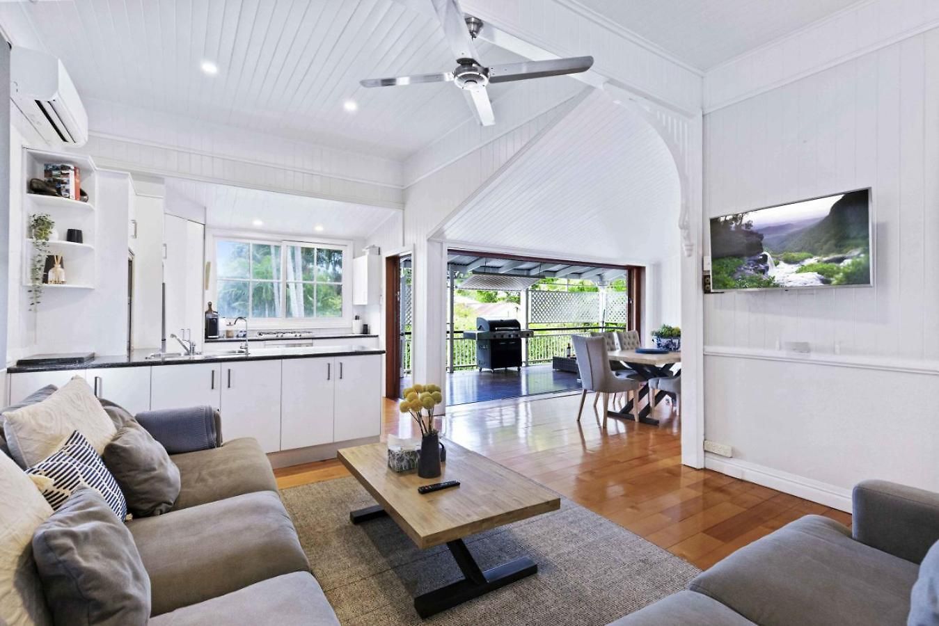 Holiday home Family Friendly, Pool, 9km To By Custom Hosting