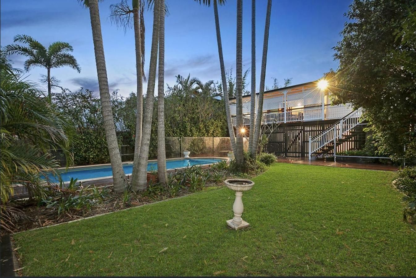 Family Friendly, Pool, 9km To By Custom Hosting Holiday home