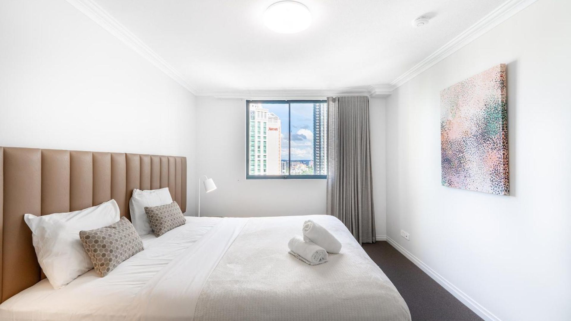 Apartment 1bed 1bath With Story Bridge And River Views, Parking, And Private Balcony M7 *