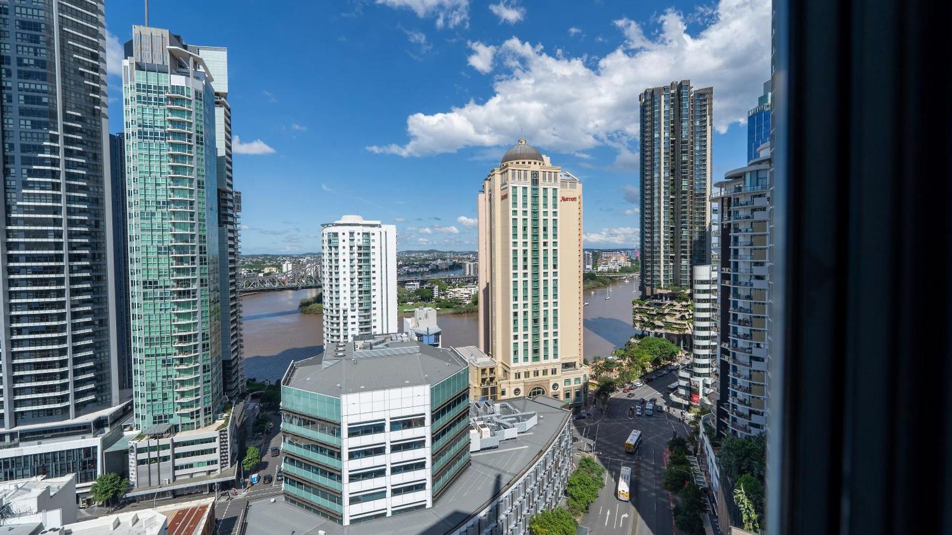 Apartment 1bed 1bath With Story Bridge And River Views, Parking, And Private Balcony M7 Brisbane