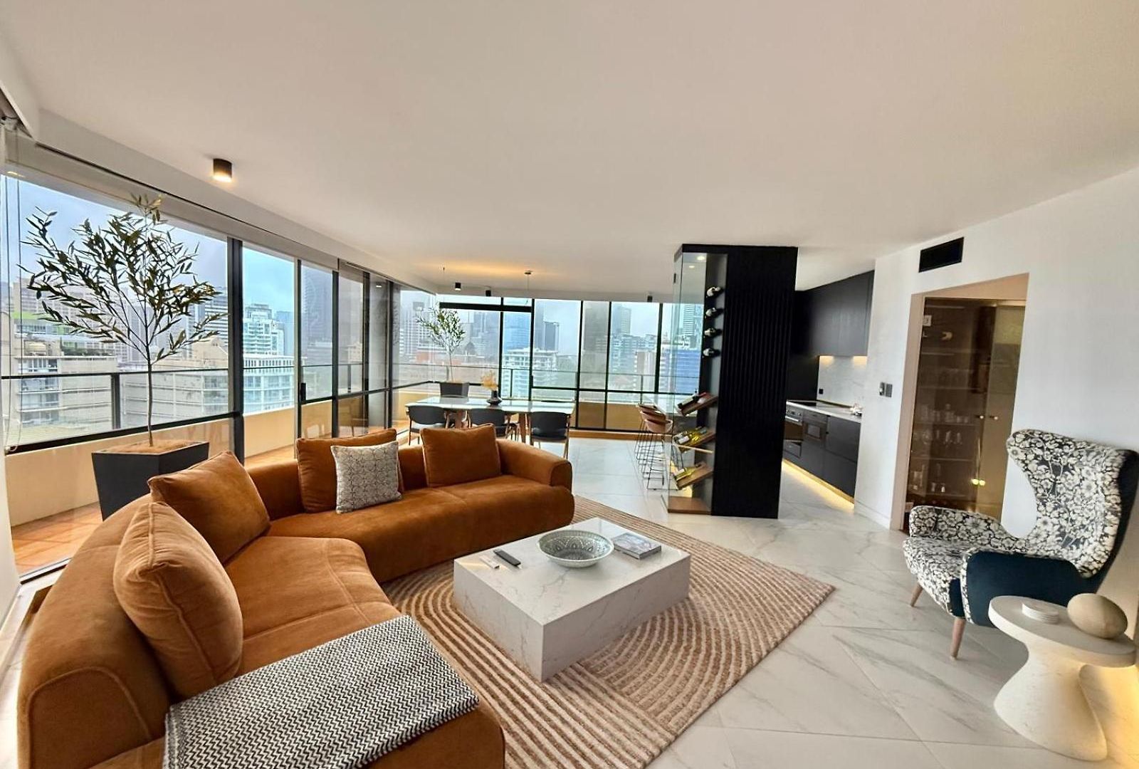 Luxury 2br - Skyline Views - Free Parking *