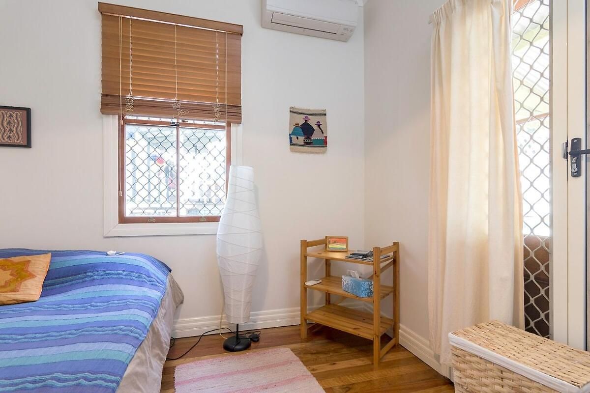 Bardon Oasis-whole House & Great Deck To Yourself