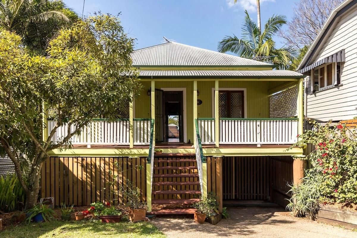 Bardon Oasis-whole House & Great Deck To Yourself Brisbane