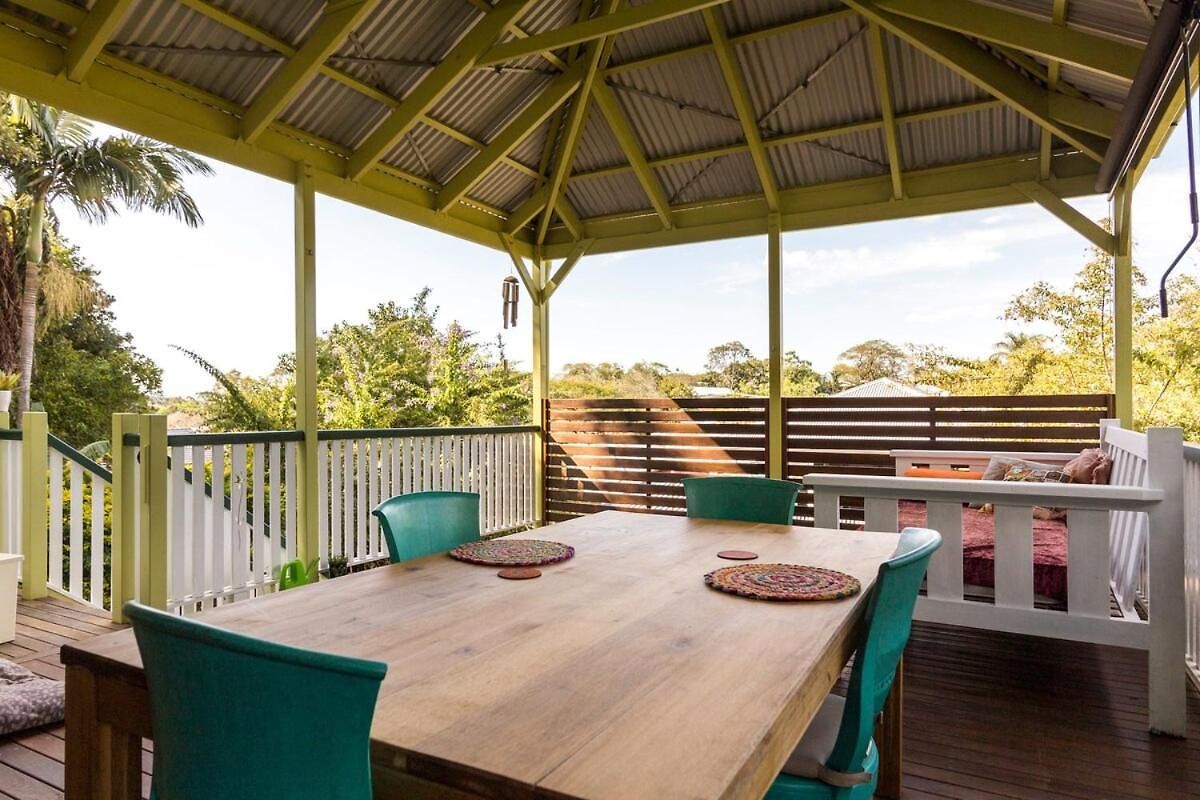 Bardon Oasis-whole House & Great Deck To Yourself * Brisbane