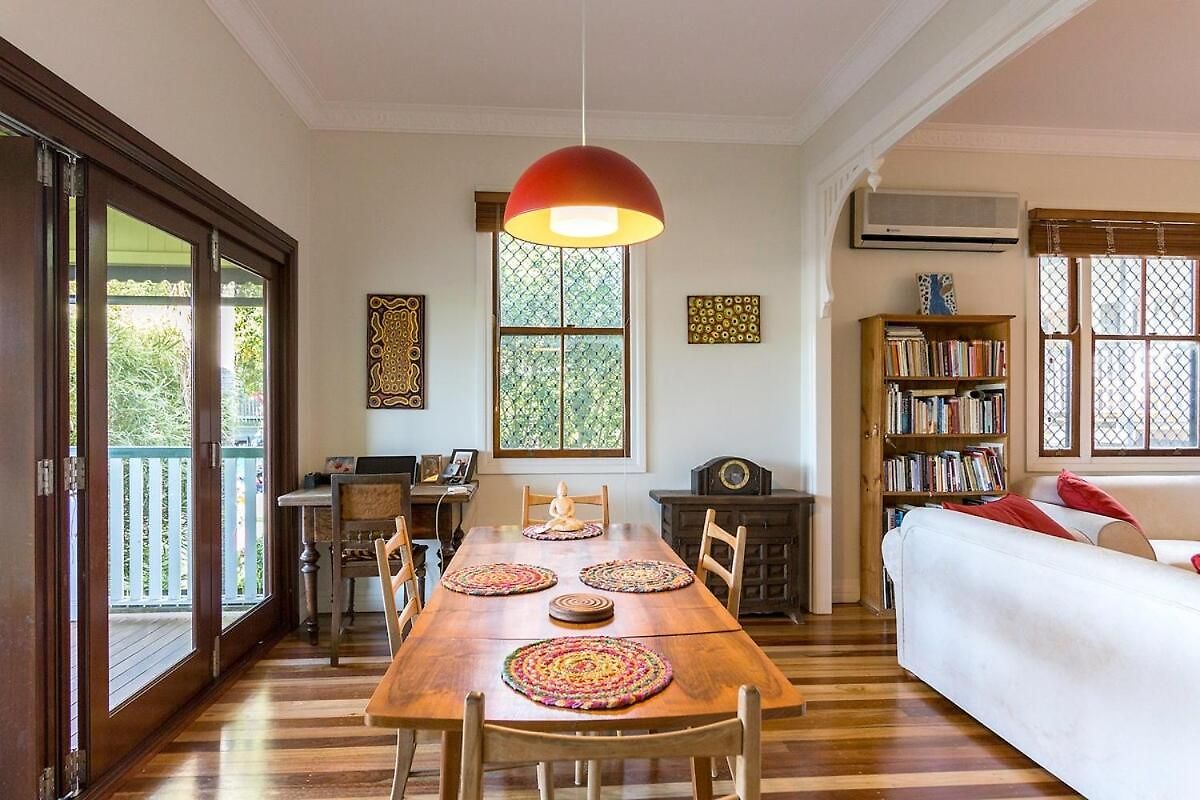 Bardon Oasis-whole House & Great Deck To Yourself *