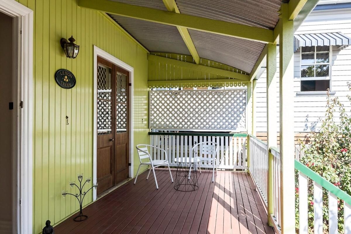 Holiday home Bardon Oasis-whole House & Great Deck To Yourself Brisbane