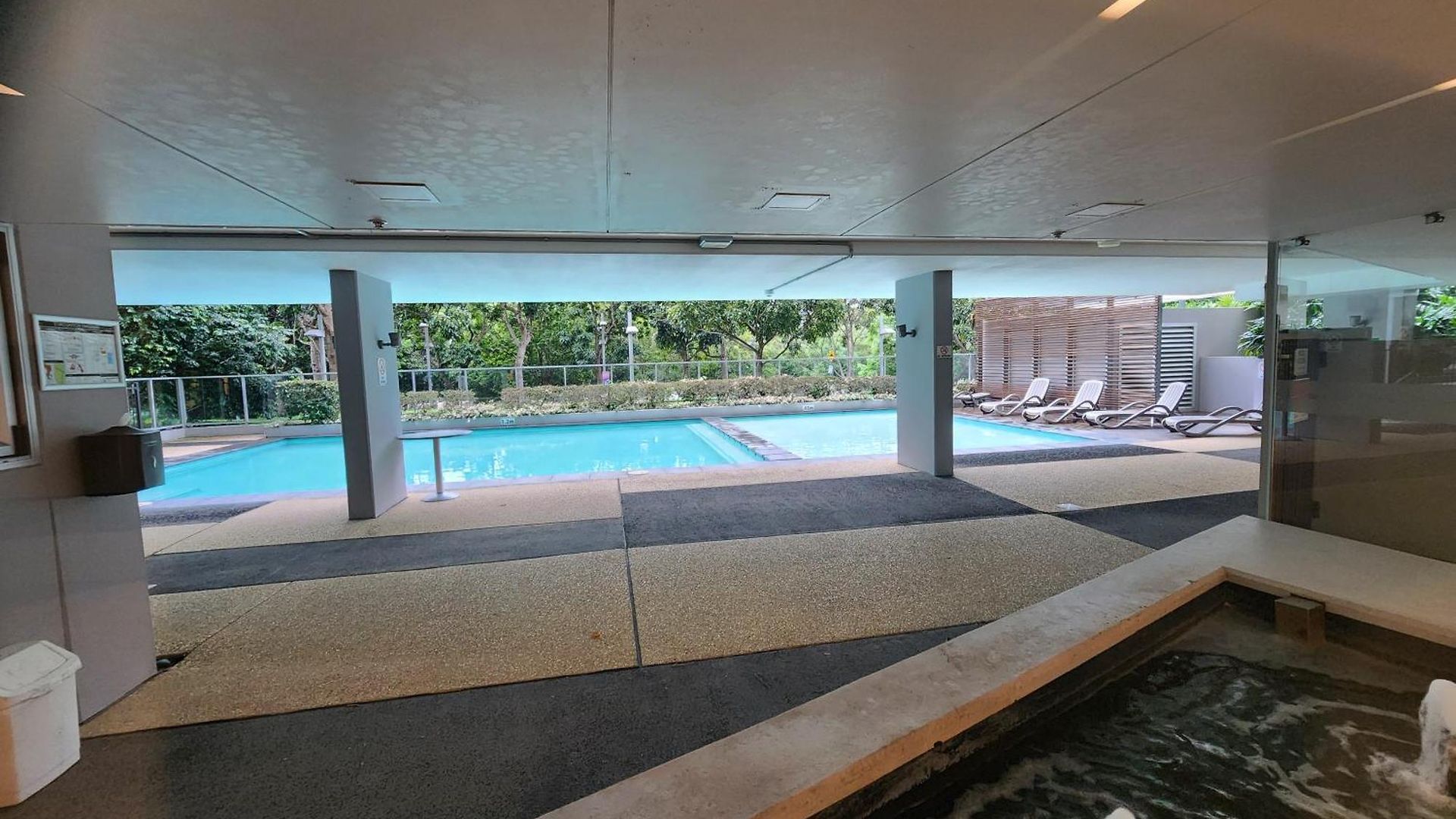 Apartment Spacious 1 Bedroom Mezzanine With Large Bath Views 2 Free Parking Spots