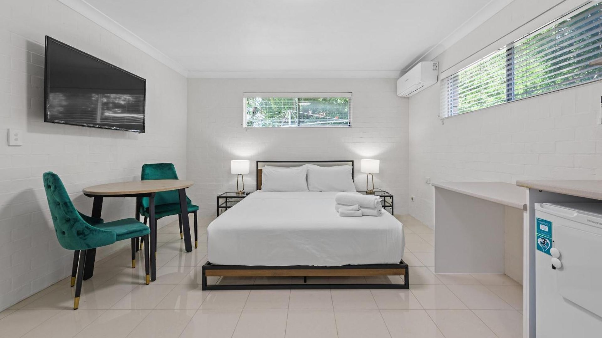 Apartment Cozy Near Gabba W Ac, Free Laundry & Q Bed *