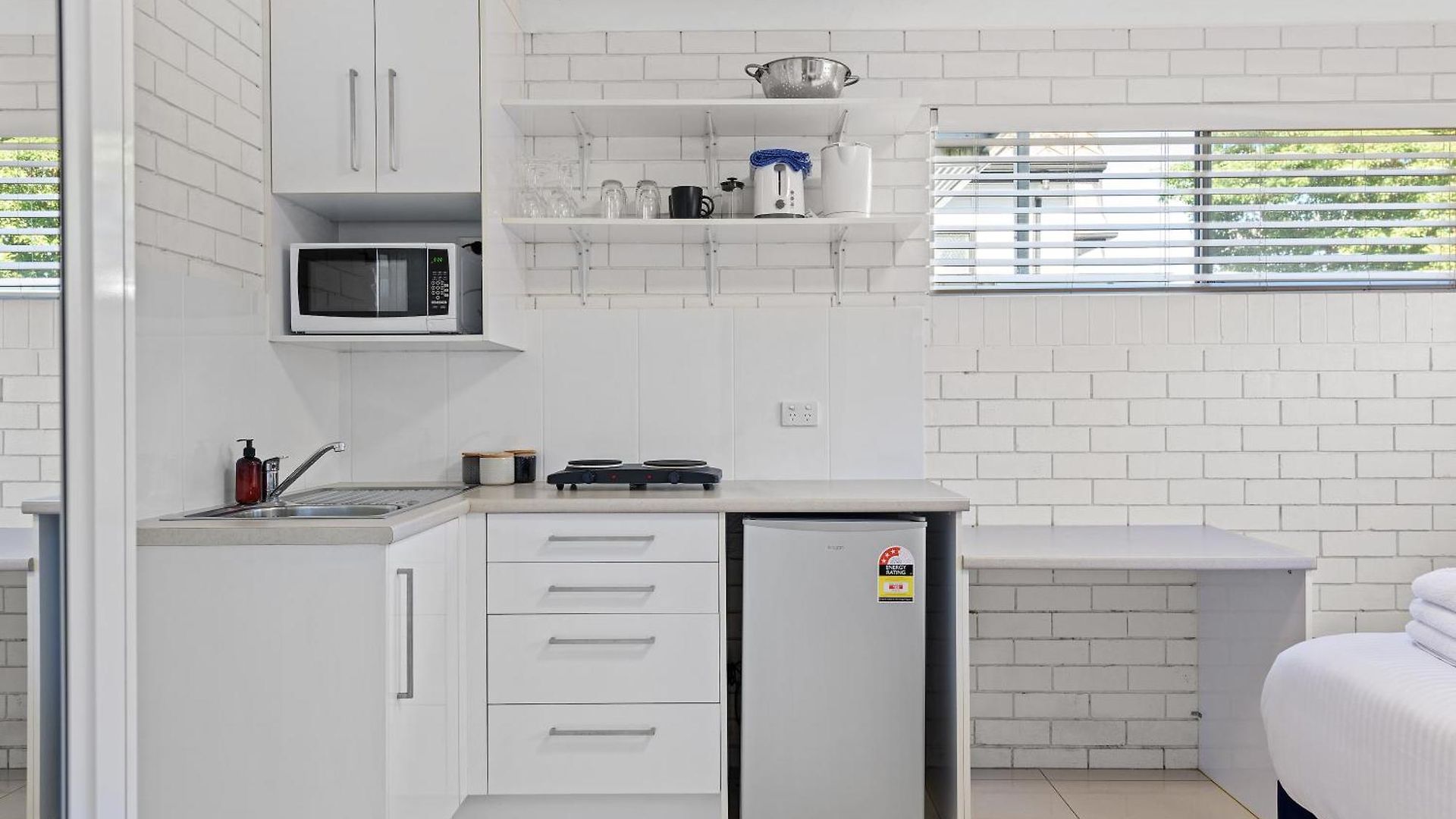 Cozy Near Gabba With Ac, Comfy Bed & Laundry Apartment Brisbane