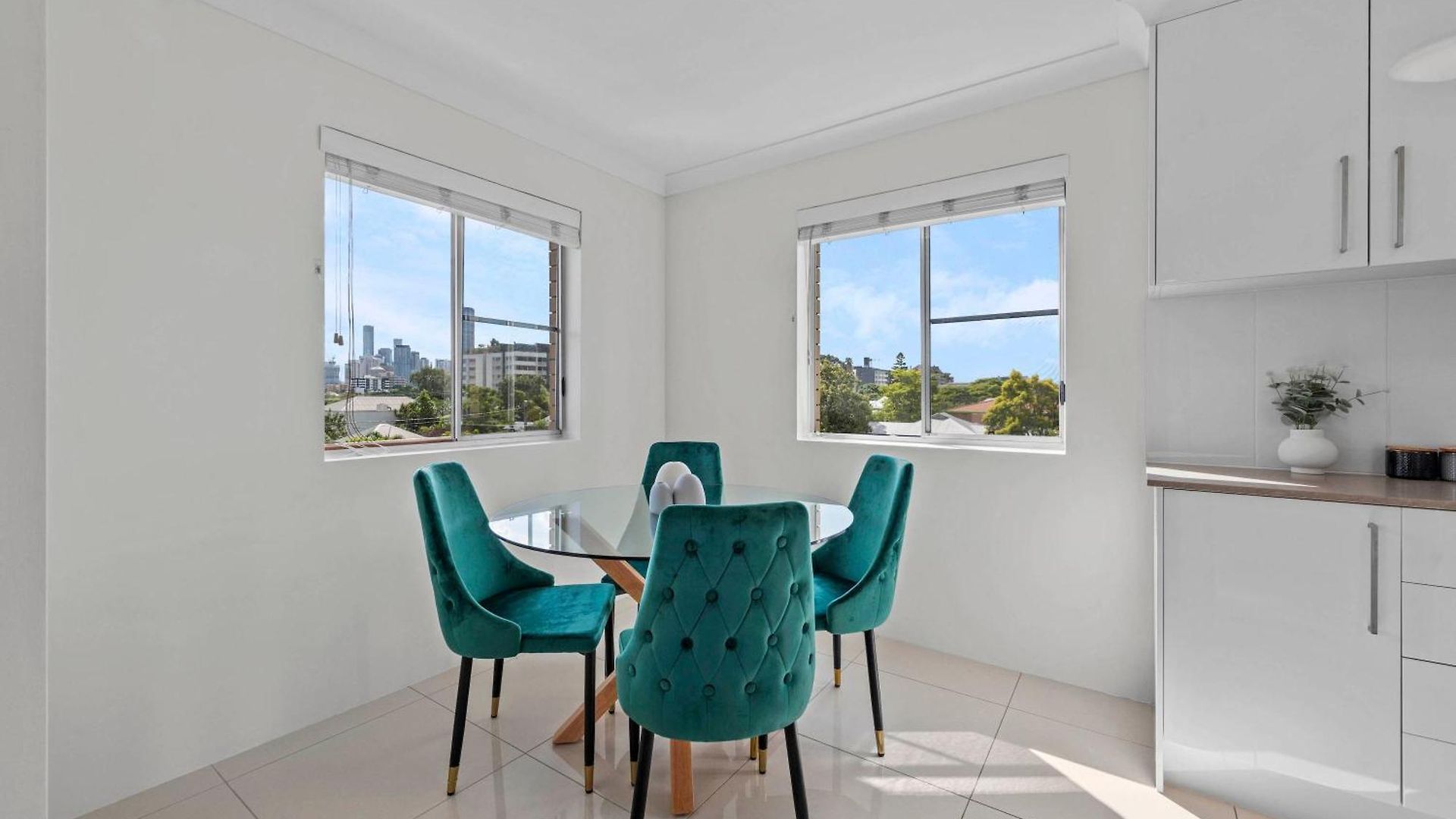 Quiet 3brm Near Gabba With Free Parking & Wifi Apartment *