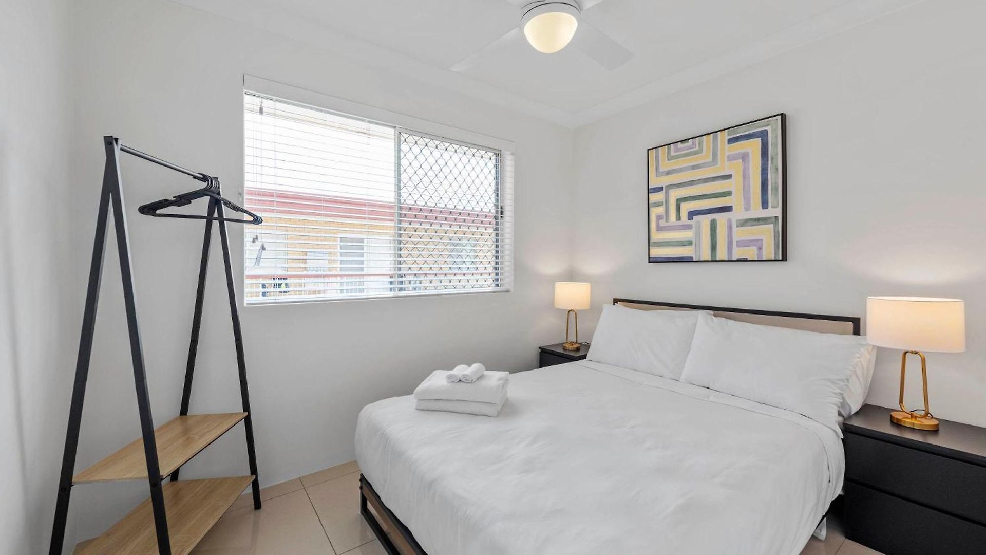 Apartment Quiet 3brm Near Gabba With Free Parking & Wifi *