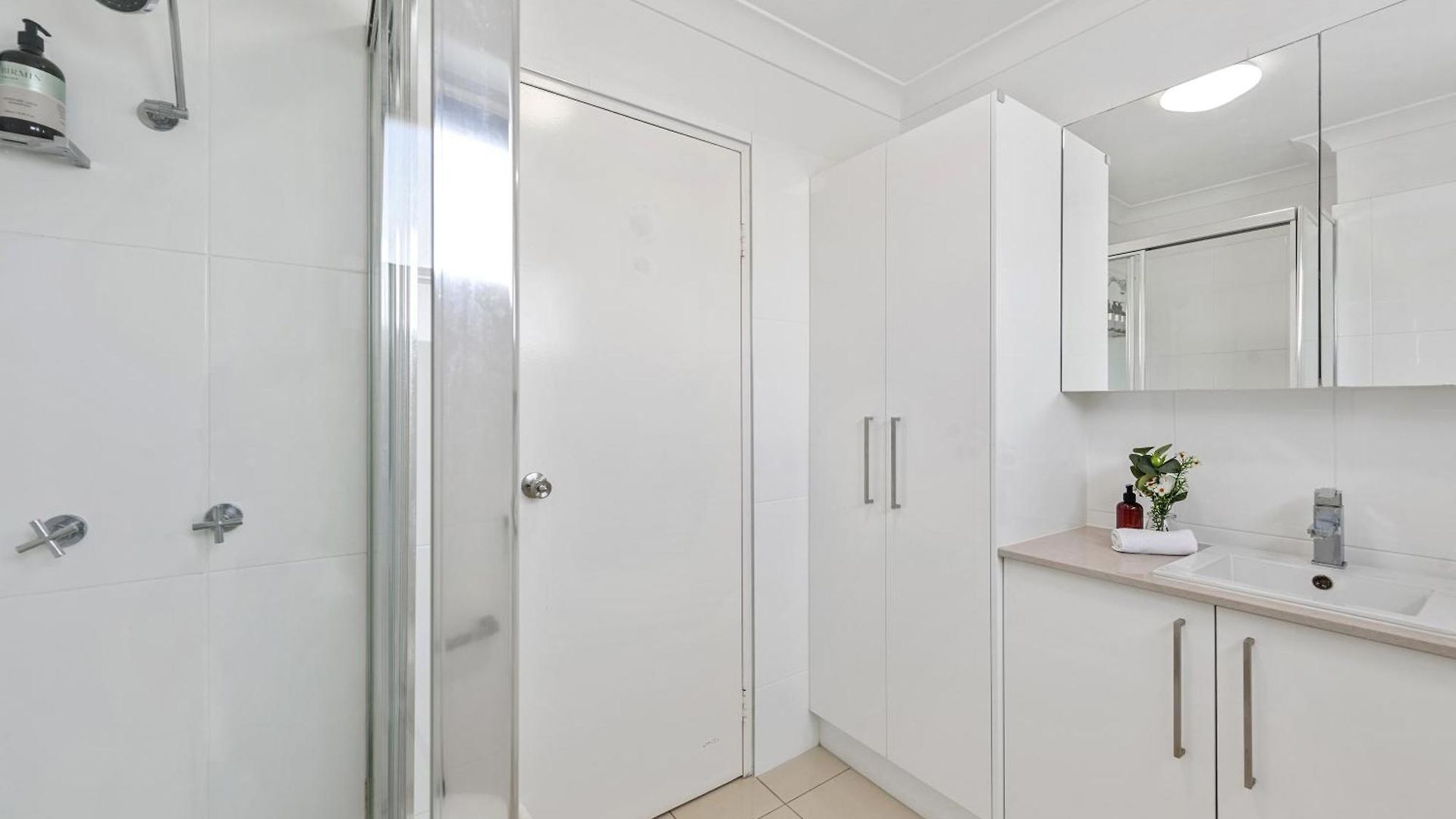 Apartment Spacious 2brm Close To Gabba With Parking & Wifi Brisbane