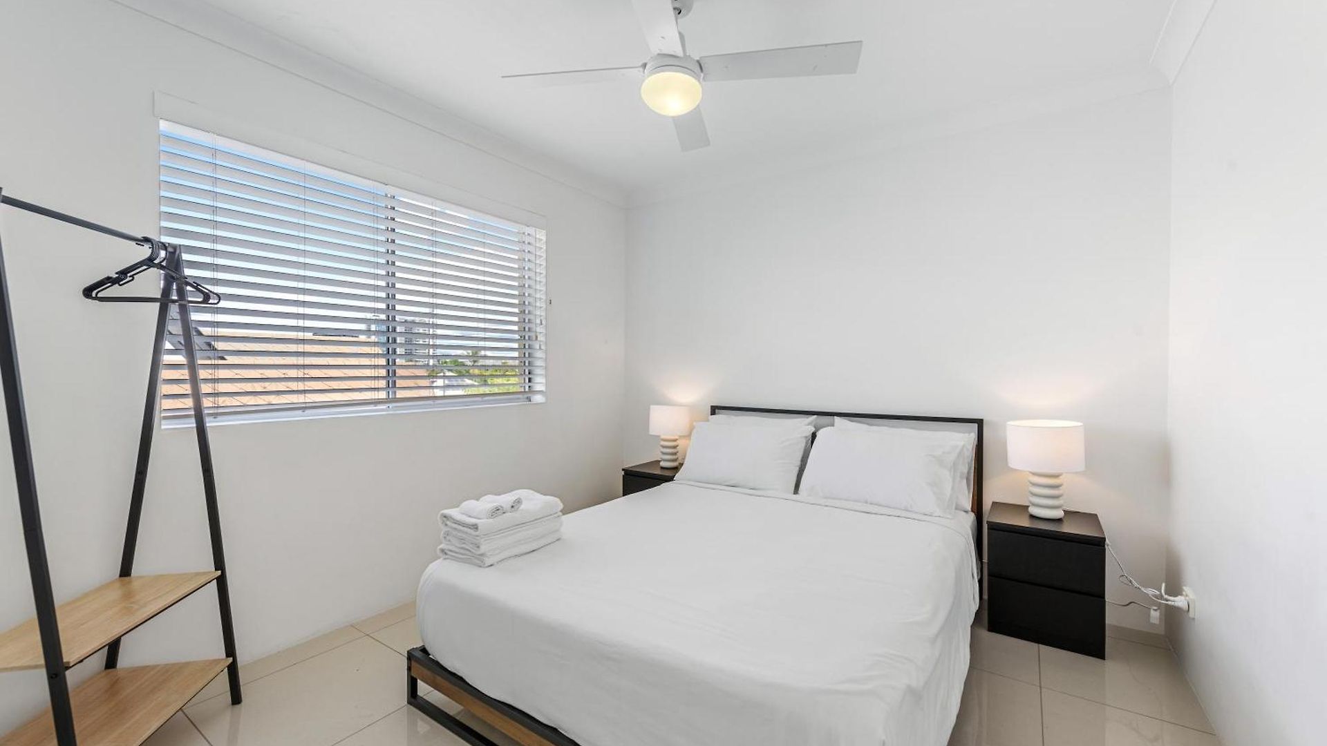 Spacious 2brm Close To Gabba With Parking & Wifi