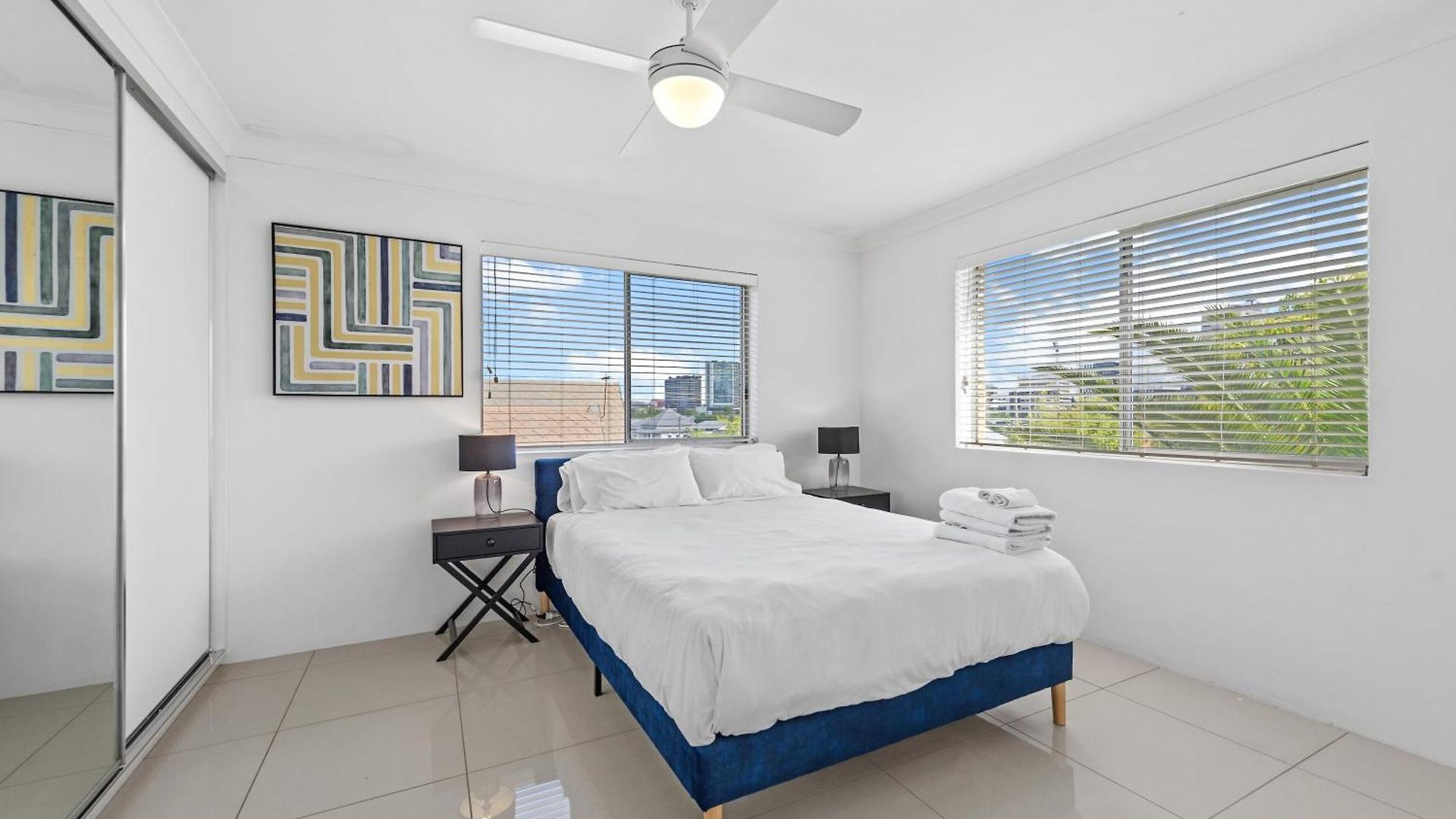 Apartment Stylish 3brm With Views,free Parking & Wifi