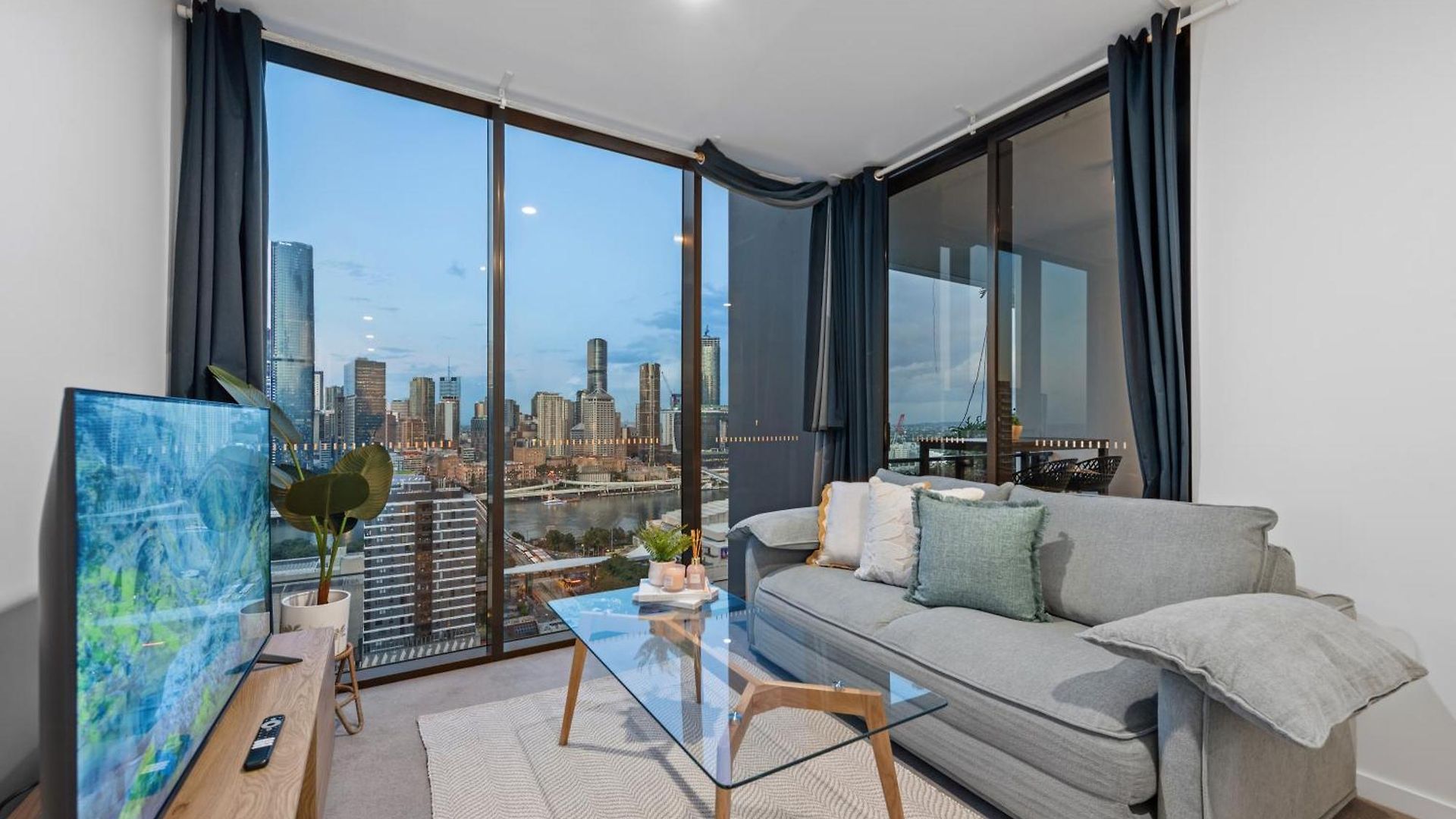 Altitude - Stunning & River Views! * Brisbane