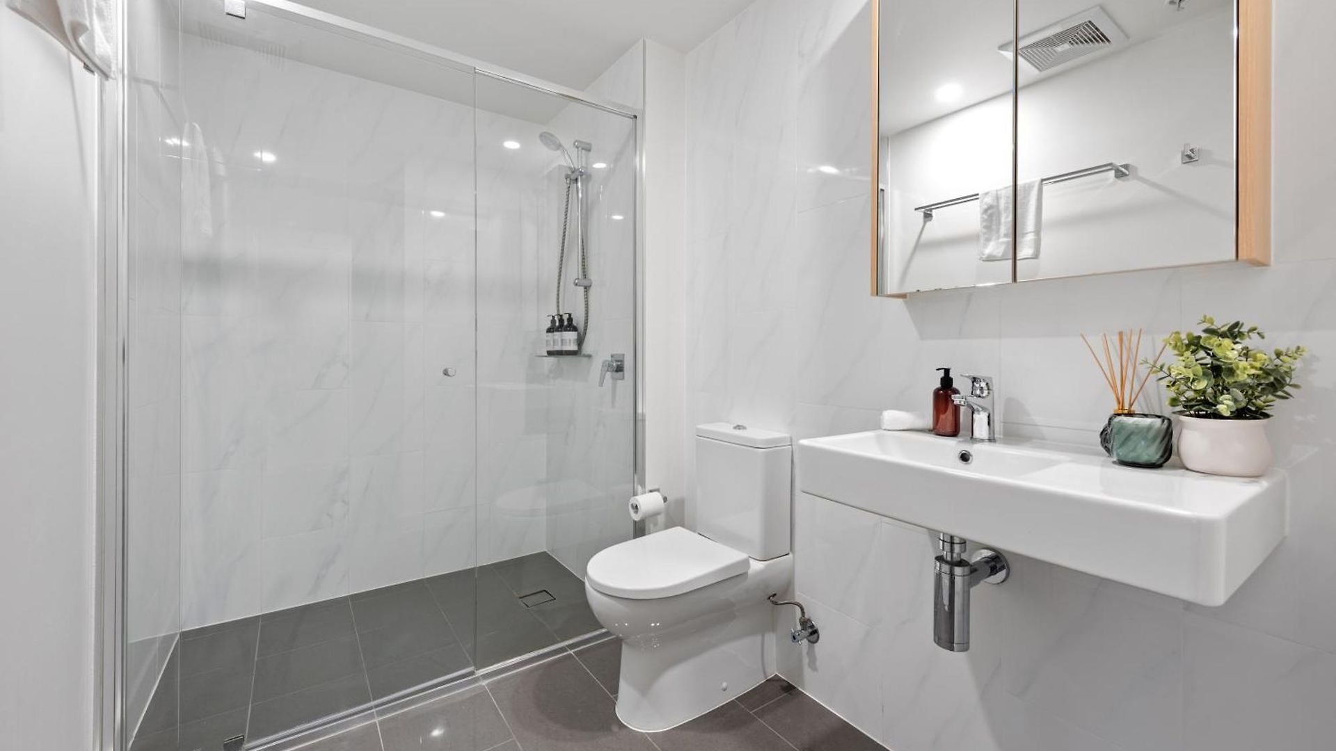 Altitude - Stunning & River Views! Apartment Brisbane