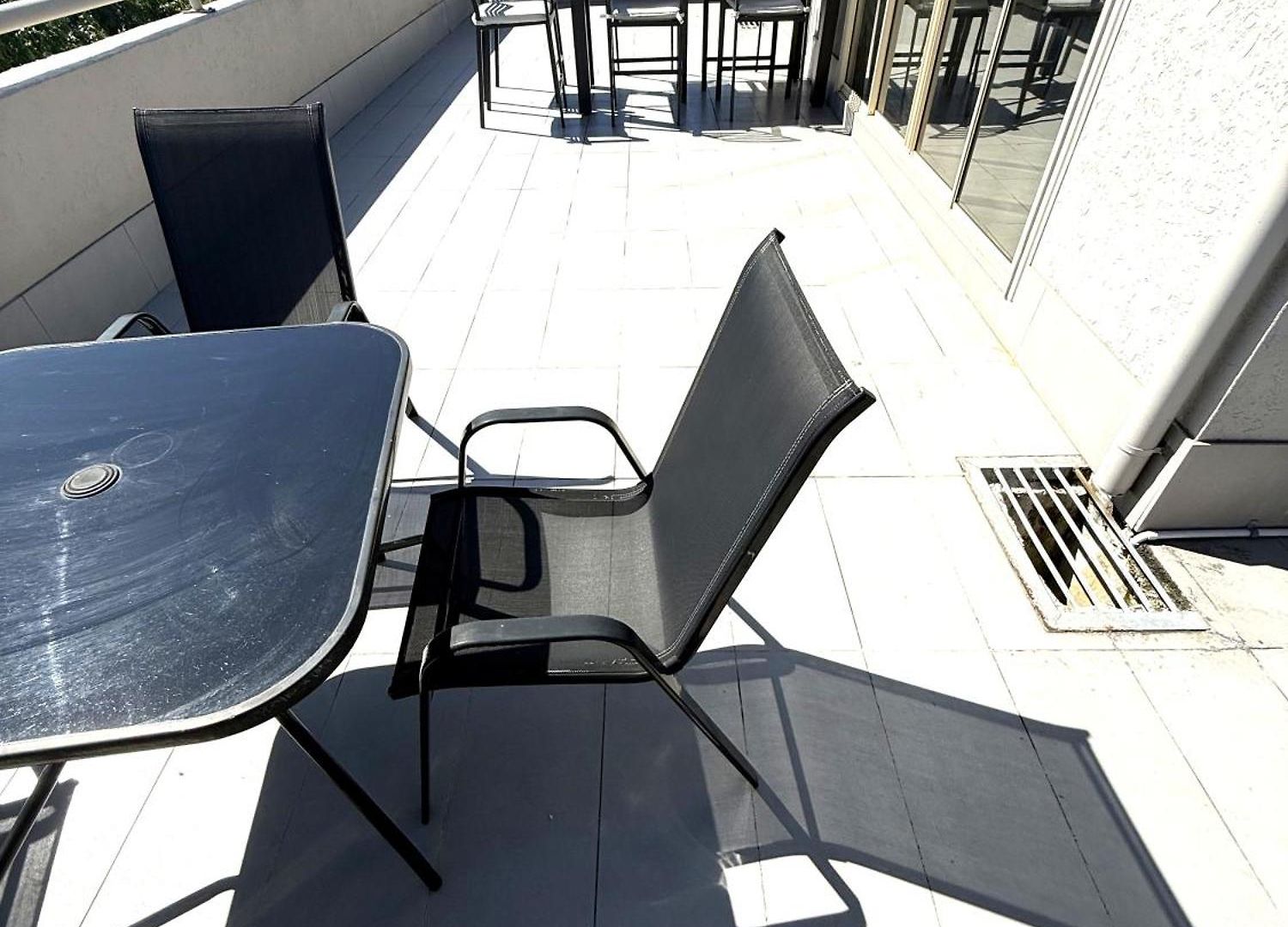 Hampton Court Aparthotel 4*