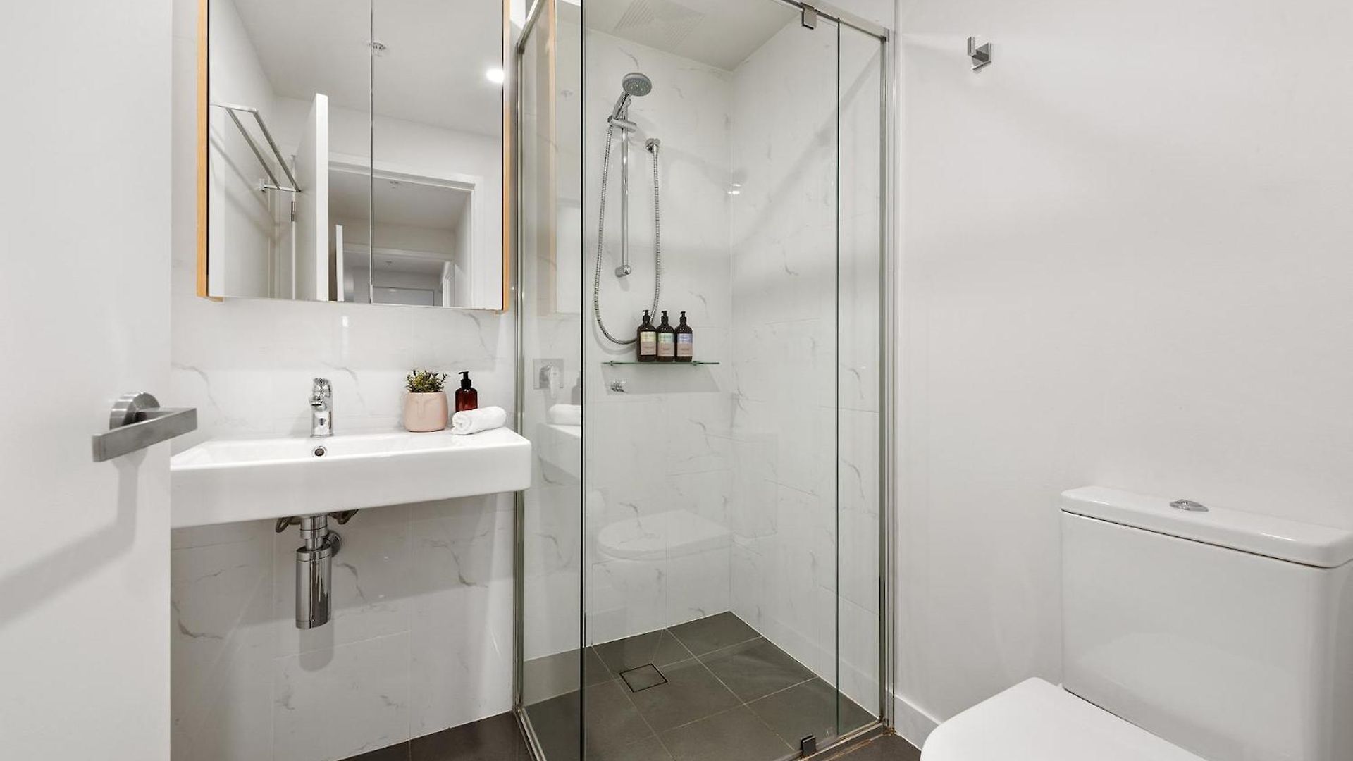 Apartment Million Dollar Views With King Bed, Pool, Gym, Wifi Brisbane