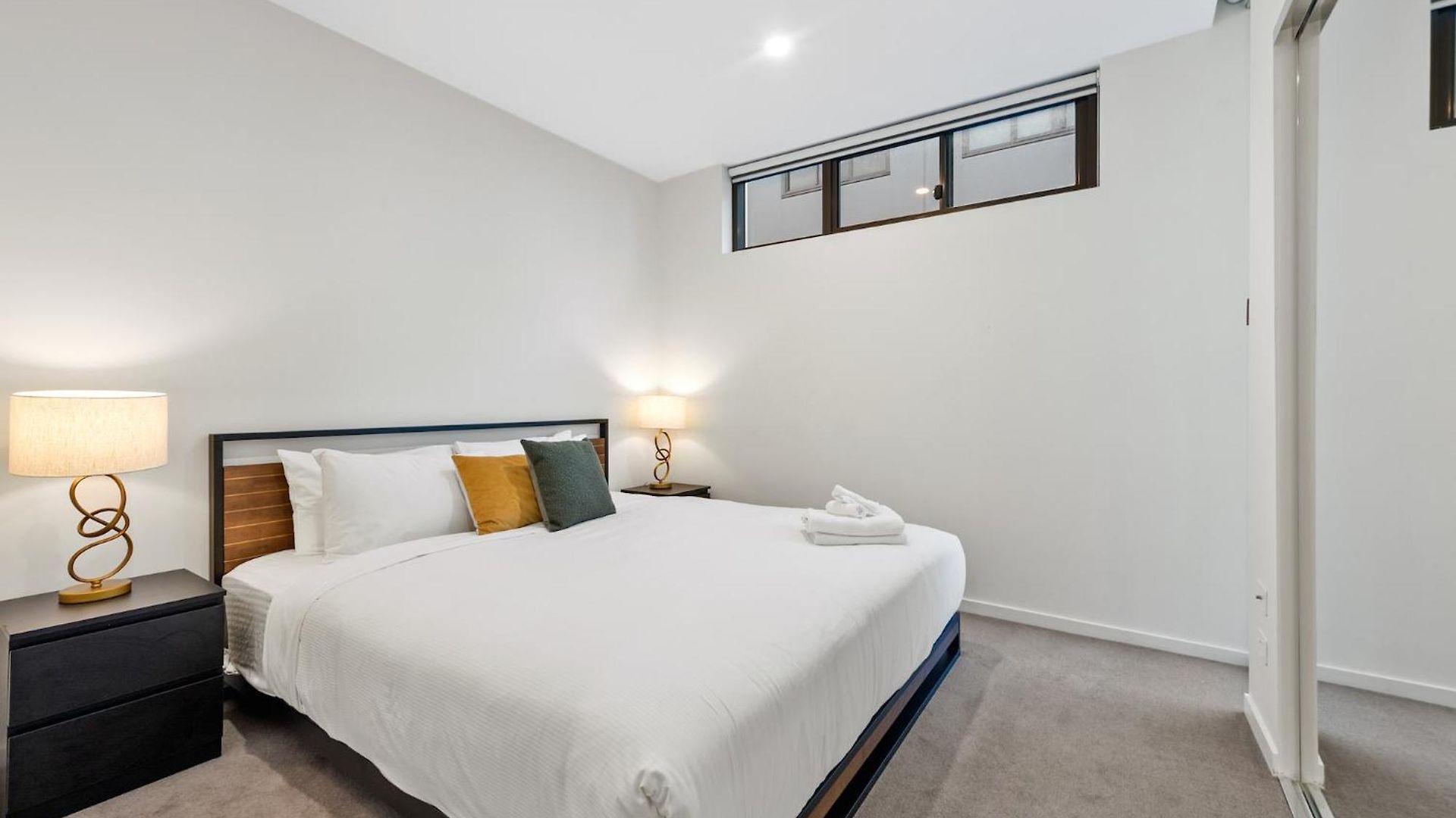 Apartment Million Dollar Views With King Bed, Pool, Gym, Wifi