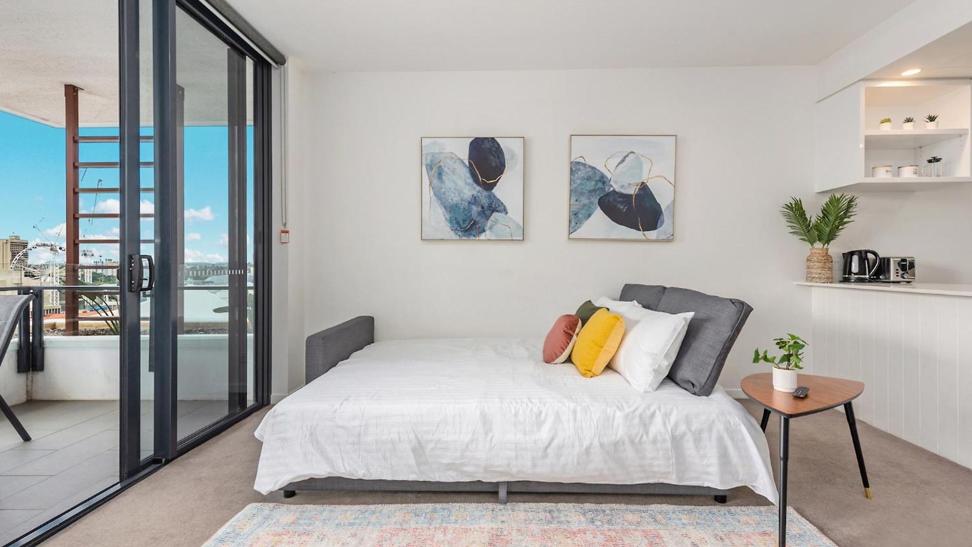 Apartment Stunning Views, King Beds, Gym, Pool, Parking Brisbane