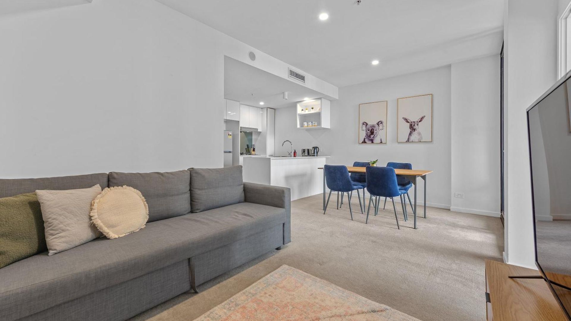 South Bank W Pool, Gym & Location