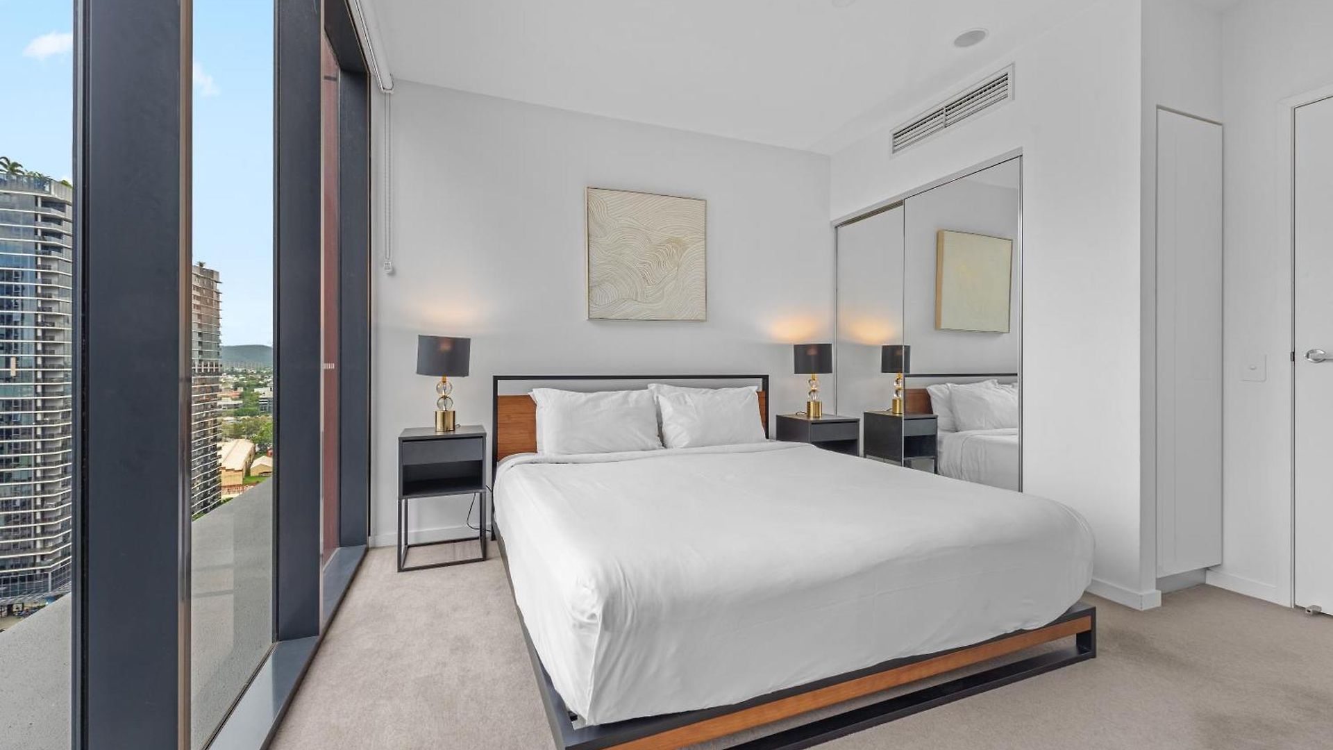 South Bank W Pool, Gym & Location Apartment