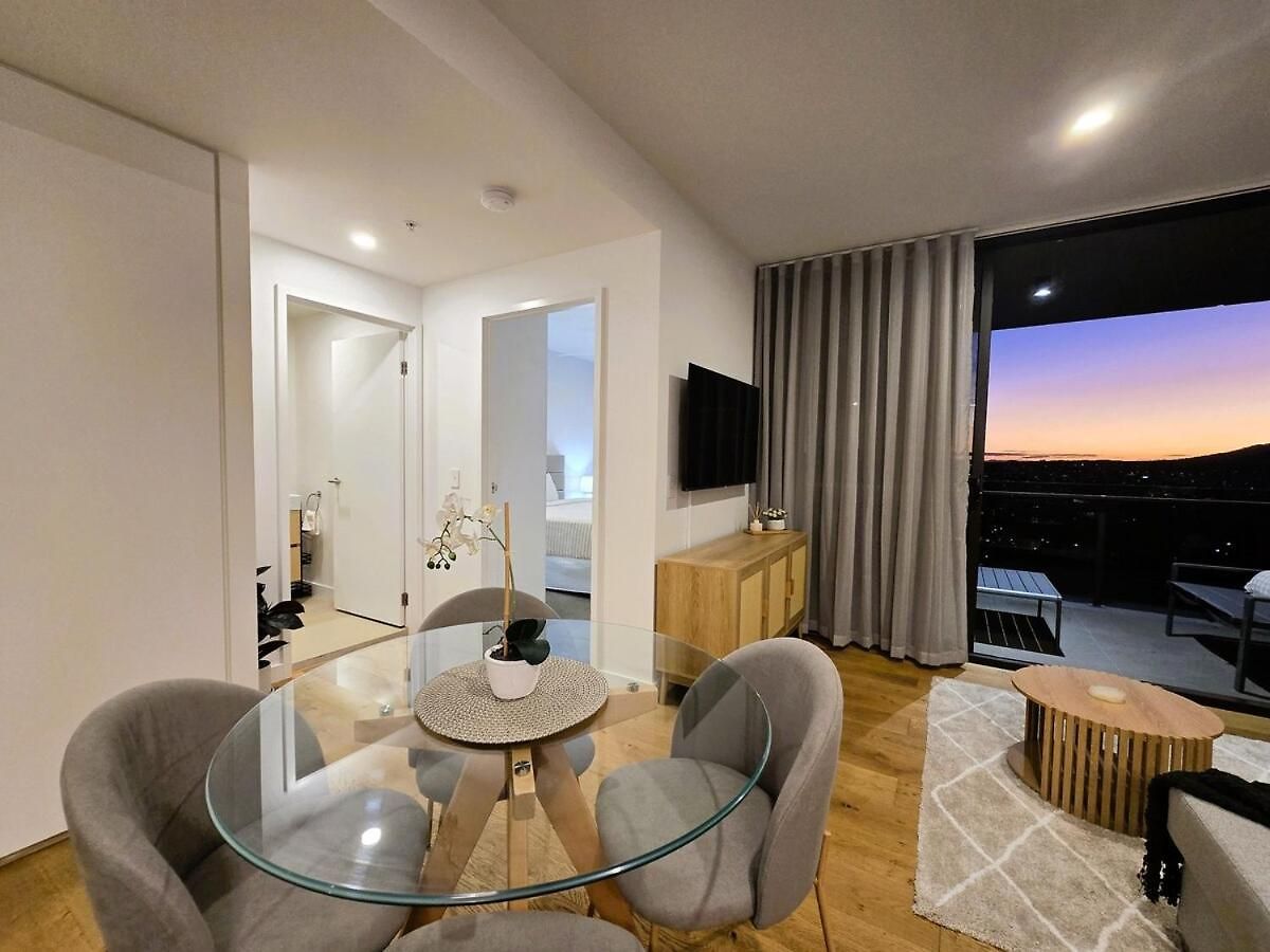 Sky-high 2br In Cbd Spectacular Views C22 *