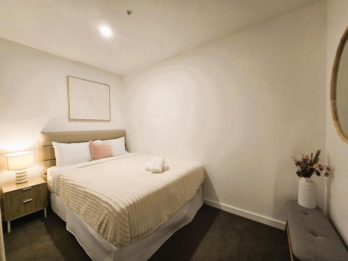 Sky-high 2br In Cbd Spectacular Views C22