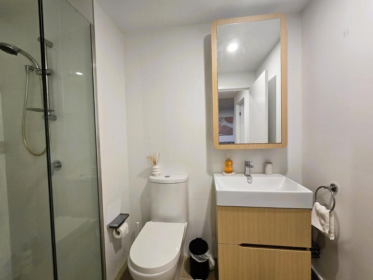 Sky-high 2br In Cbd Spectacular Views C22