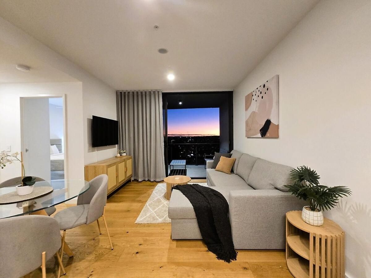 Sky-high 2br In Cbd Spectacular Views C22