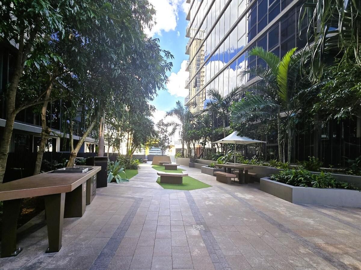 Sky-high 2br In Cbd Spectacular Views C22 Brisbane
