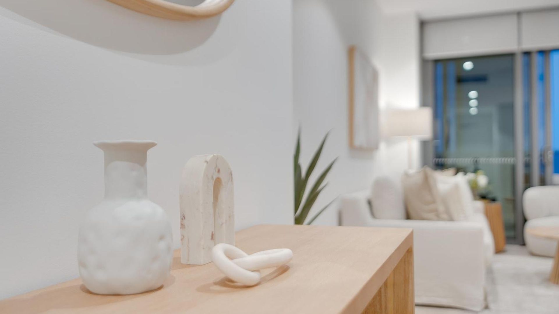 Modern - 1 Bedroom In Queen's Wharf Walk To Casino *