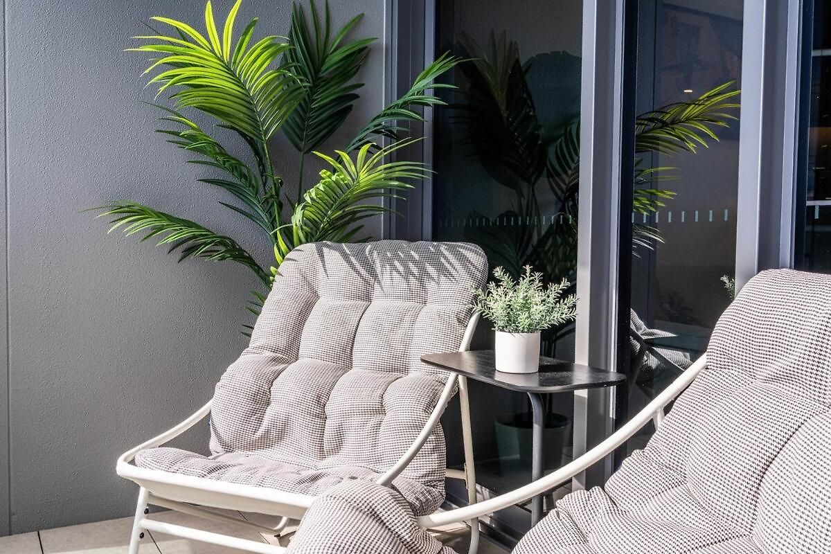 Apartment Velvet Dusk - Lv 29 Above The New Star Casino In Bne's New Land Building, Free Carpark Available For Long Bookings