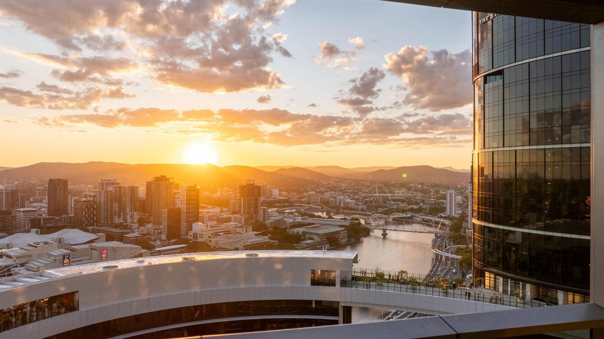 Velvet Dusk - Lv 29 Above The New Star Casino In Bne's New Land Building, Free Carpark Available For Long Bookings Apartment Brisbane