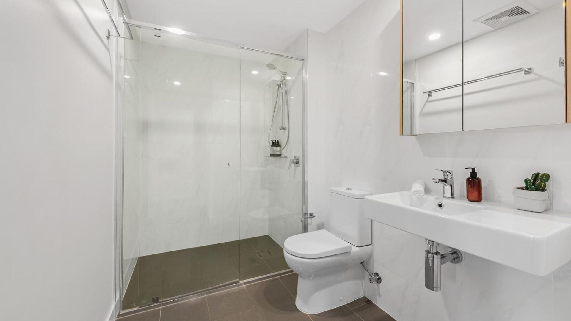 Apartment Stylish And Location With King Bed, Pool, Gym Brisbane