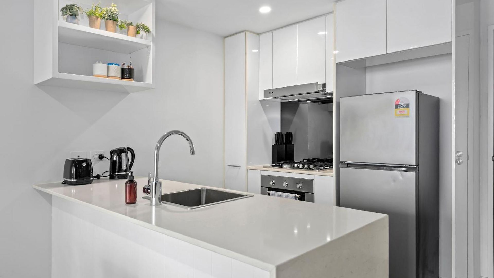 King Bed, Mountain Views & Southbank Location Brisbane